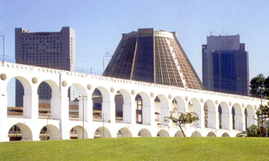 Die Arcos da Lapa vor der Catedral Metropolitana