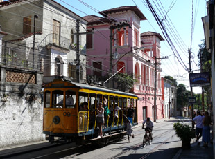 Die hölzerne Straßenbahn in Santa Teresa