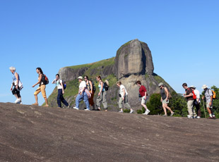 Wanderung hinauf auf den Pedra Bonita in Rio de Janeiro
