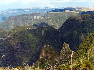 Die Cayambora Canyons