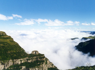 Über den Wolken: Herrliche Aussicht mit „Janela furada“