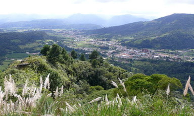 Das Berdorf Urubici im Tal des Rio Canoas